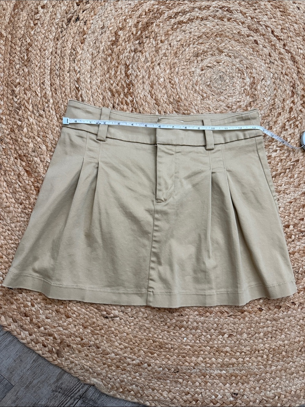 Aritzia Khaki/Tan Pleated Mini Skirt